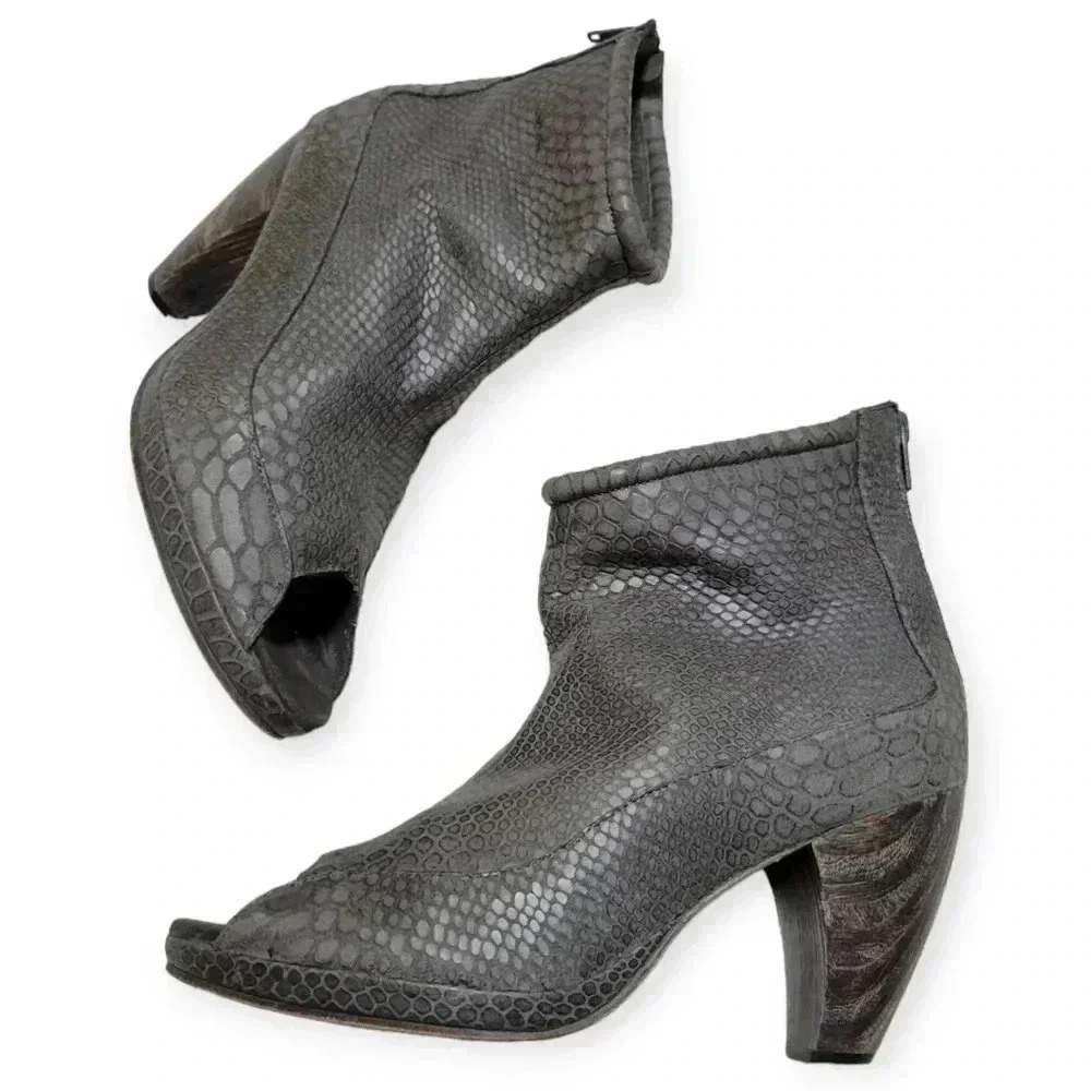 Colleen Cordero Open Toe Heeled Boots Grey Snakeskin Wood Heel Size 8 USA Made